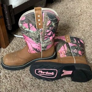 Camouflage wrist boots